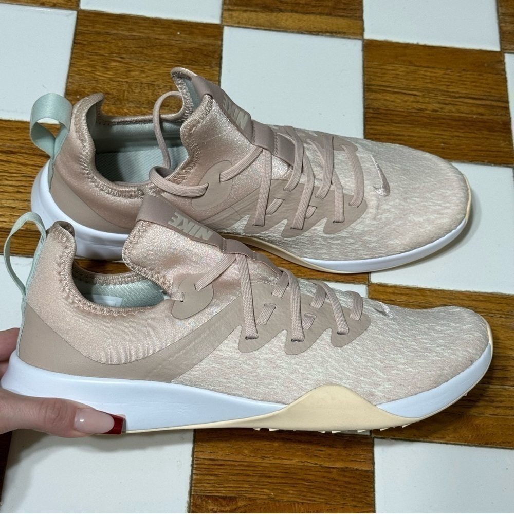 Nike Foundation Elite Training Sneaker Size 10 Women